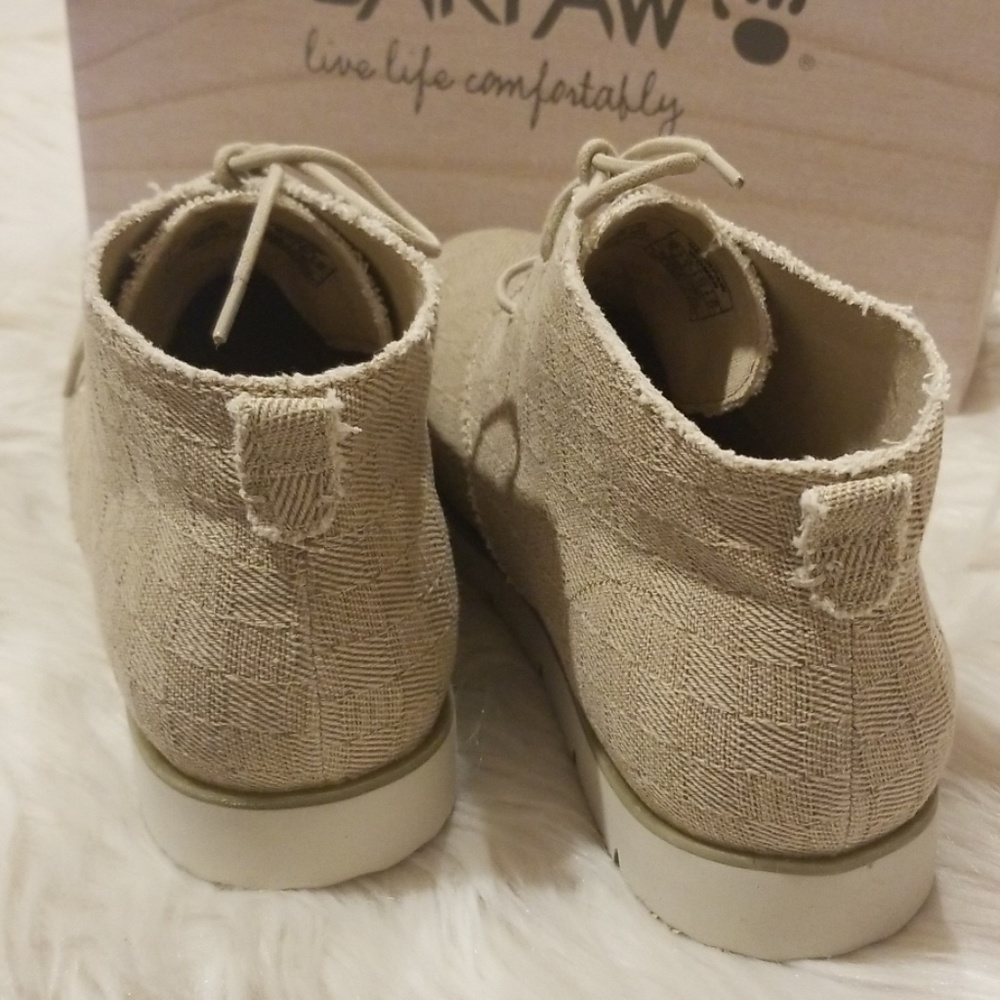 BearPaw Womens Cher Chukka Boots - Picture 2 of 5